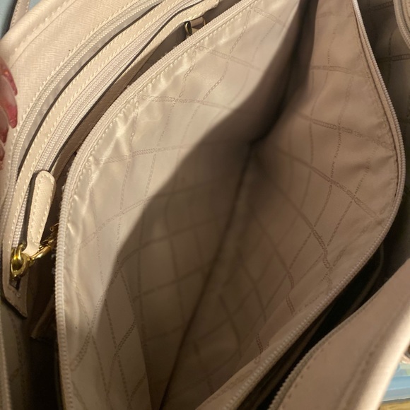 SOLD ✅ — Michael Kors Pink Purse - Picture 3 of 5